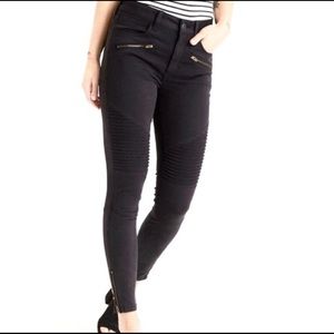 AEO 🦅 Black Hi-Rise Motto Jegging